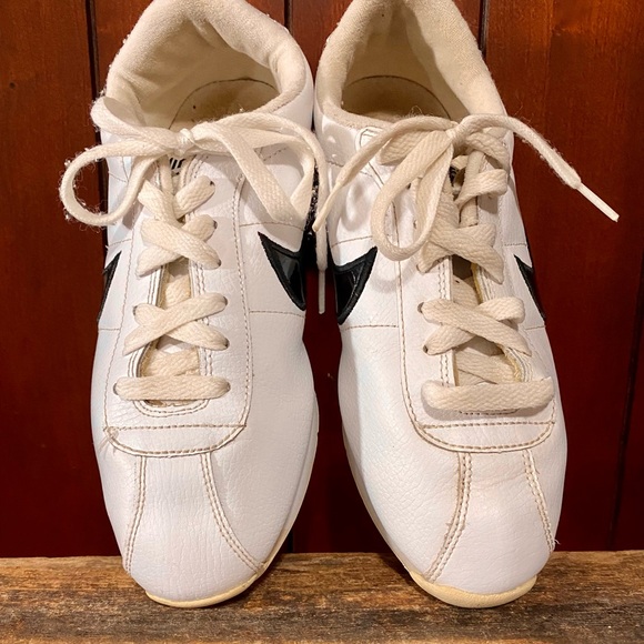 Nike Brand Stamina Low Classic Cheer Shoes Size 8 - Picture 4 of 6